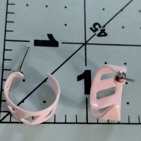 Pink Cut Out Hoop Hoop Earrings Pierced Posts Twee Y2K - Picture 5 of 7